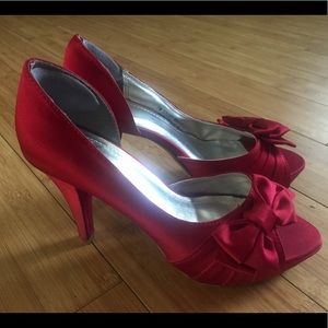 David’s Bridal Maribelle Pumps in Apple Red 7